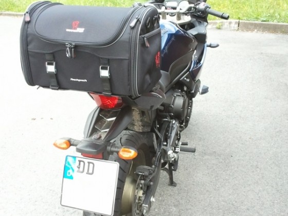 Diva mit SW-Motech Heckgepächträger & Sturzpads