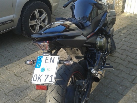 Neuer Kennzeichenhalter...