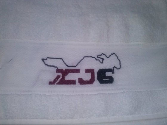 Xj6 Logo  in ein Handtuch gestickt1