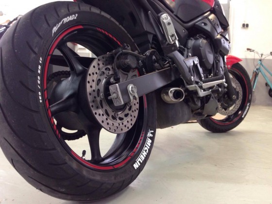 Weißes Tire Lettering :)